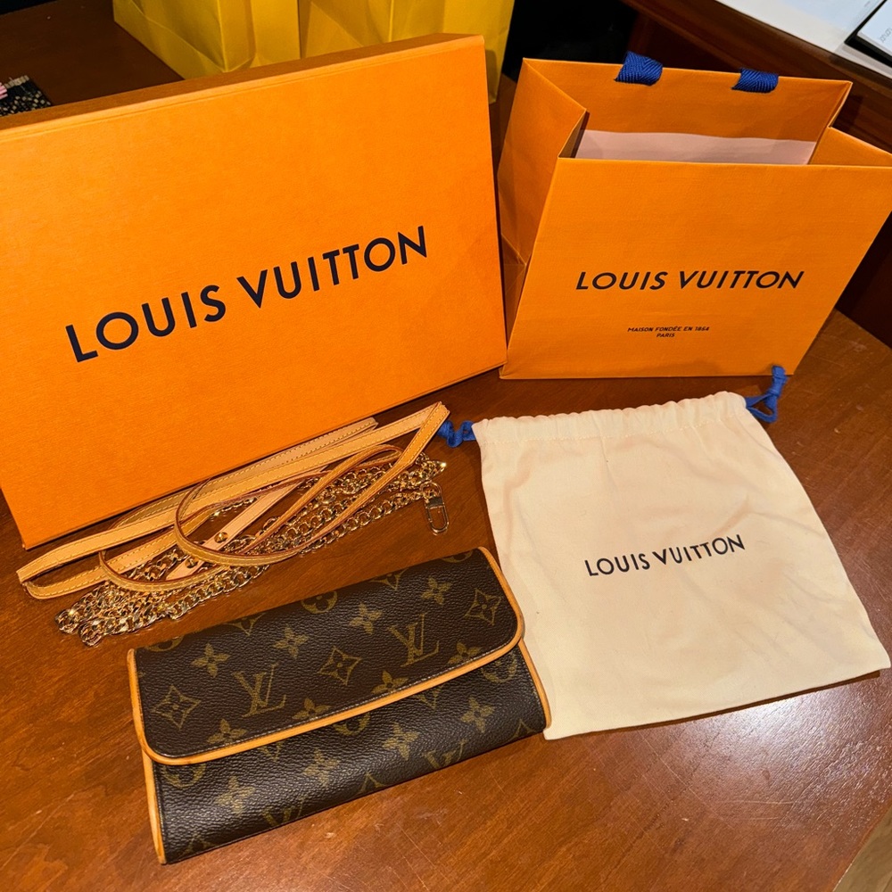 Louis Vuitton Shoulder Bag Monogram Pochette Twin PM w dust bag and box